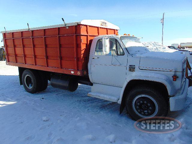 1974 Chevrolet C60_1.jpg